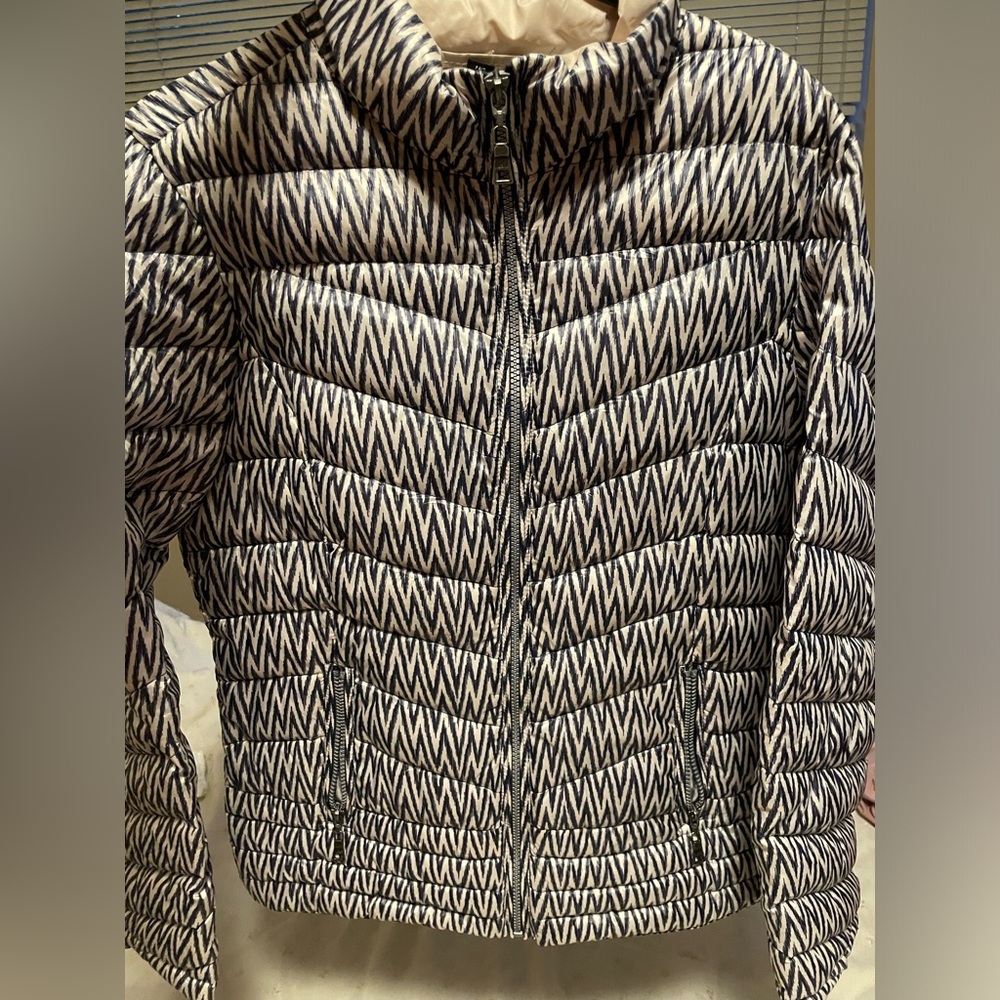 Nuage size small lightweight down filled coat